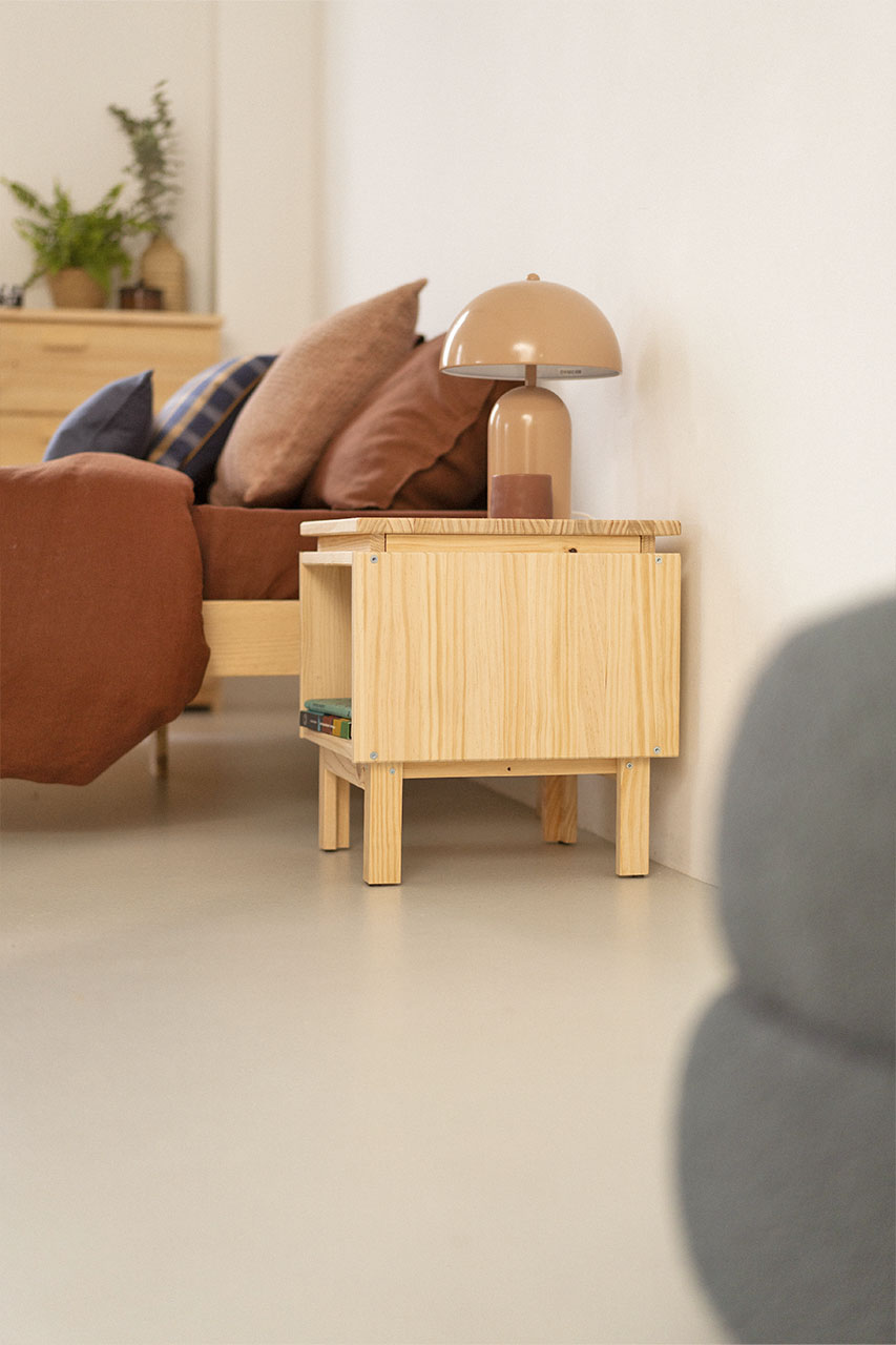 Imagen de ambiente 2 para:Mesilla de noche peque&ntilde;a